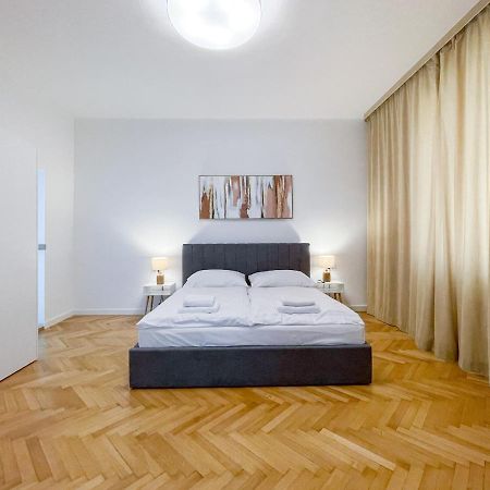 Elysian Apartment Братислава Екстериор снимка