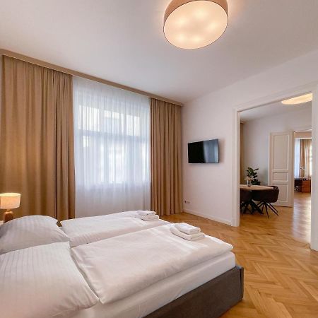 Elysian Apartment Братислава Екстериор снимка