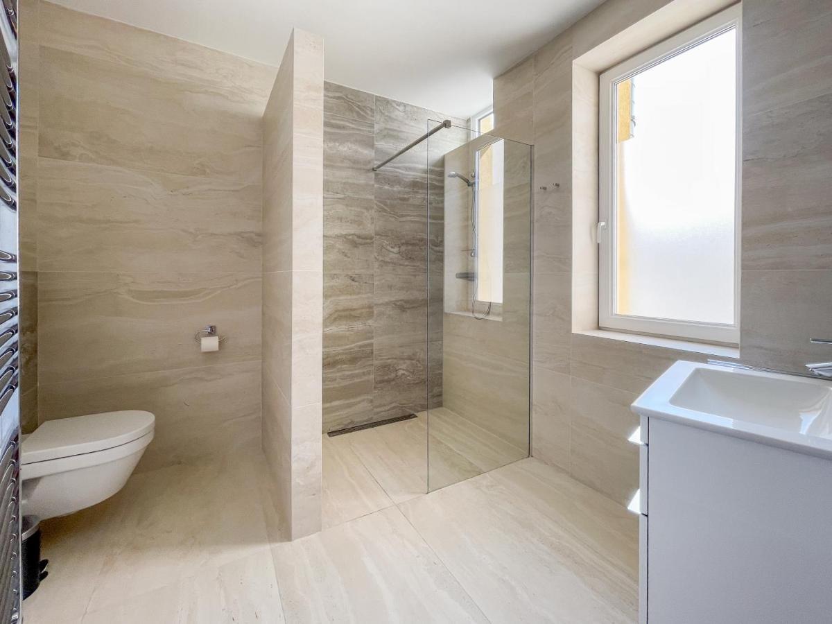 Elysian Apartment Братислава Екстериор снимка
