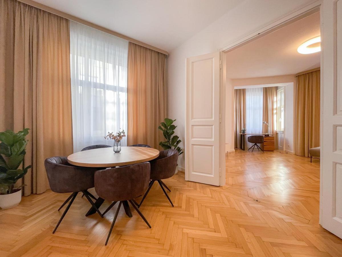 Elysian Apartment Братислава Екстериор снимка